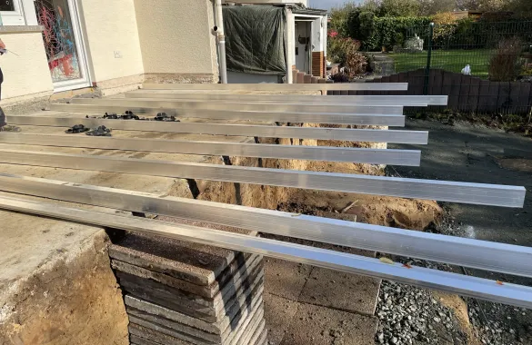 Terrassenbau aufgeständert mit Aluminium Unterkonstruktion